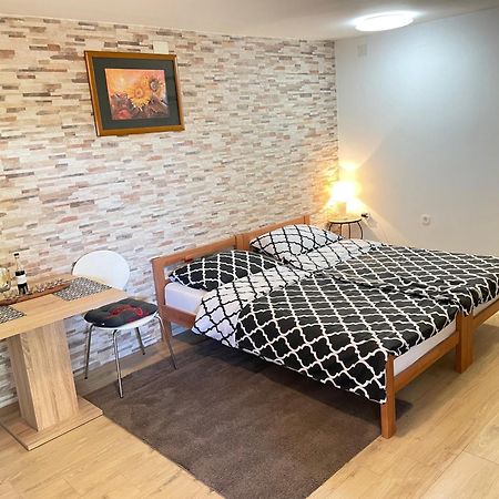Apartment Mika พูลา ภายนอก รูปภาพ