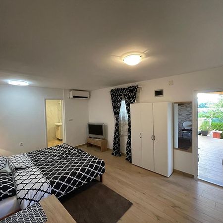 Apartment Mika พูลา ภายนอก รูปภาพ