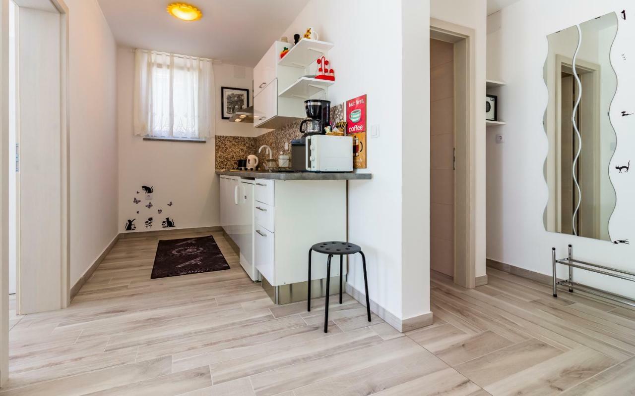 Apartment Mika พูลา ภายนอก รูปภาพ