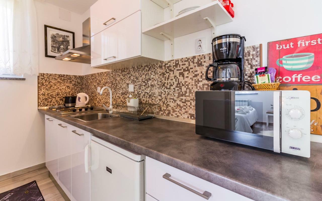 Apartment Mika พูลา ภายนอก รูปภาพ
