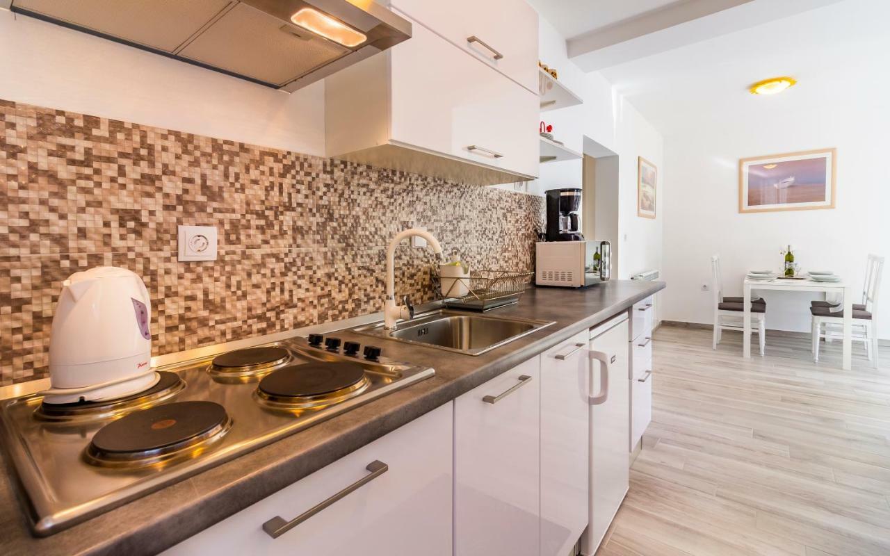 Apartment Mika พูลา ภายนอก รูปภาพ