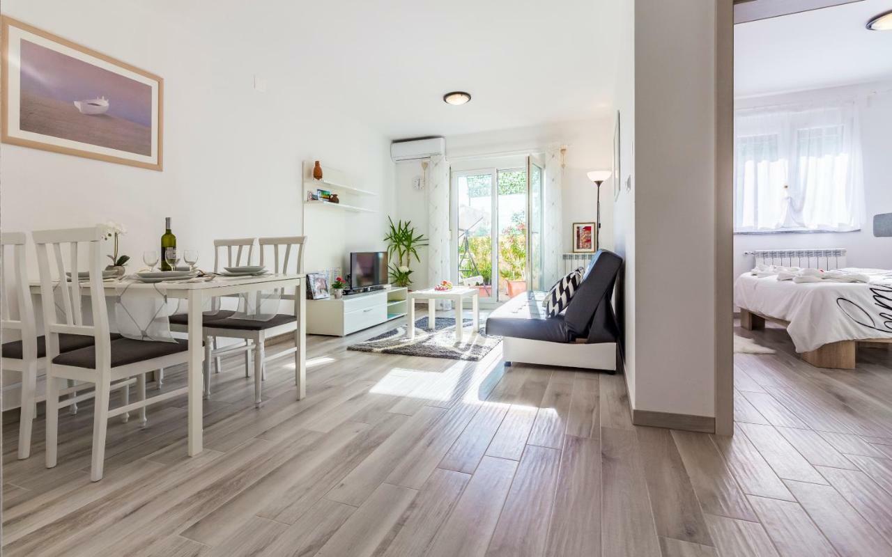 Apartment Mika พูลา ภายนอก รูปภาพ