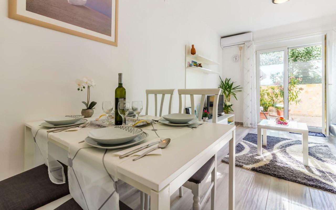 Apartment Mika พูลา ภายนอก รูปภาพ